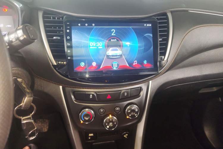 Used Chevrolet Trax 2017 1.4T Automatic Two-Wheel Drive Comfort Version Audio And AC Panel