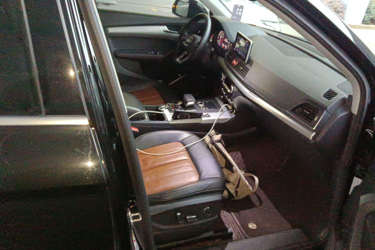 Used Audi Q5L 2020 Updated 40 TFSI Prestige Fashion Edition
