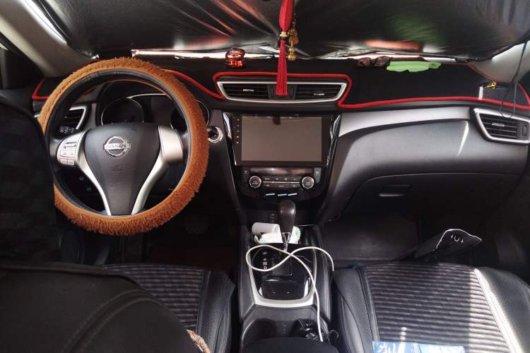 Used Nissan X-Trail 2014 2.0L CVT Comfort Edition 2WD Center Console