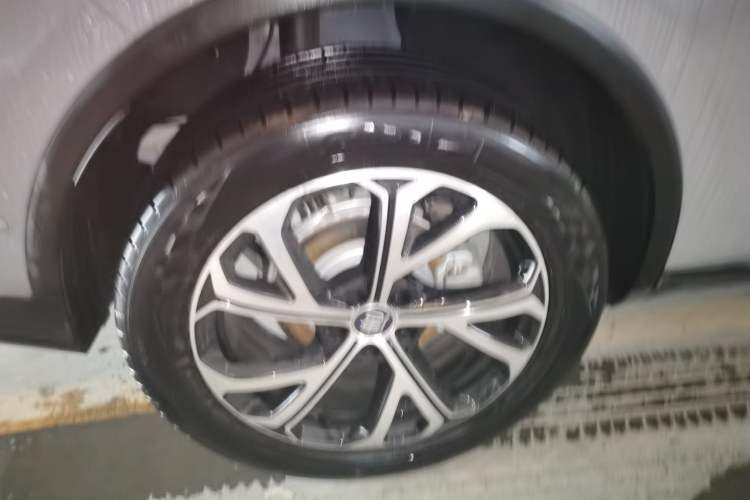 Used BYD Tang New Energy 2025 Intelligent Driving Version DM-i 115KM Flagship Edition Right Rear Wheel Hub