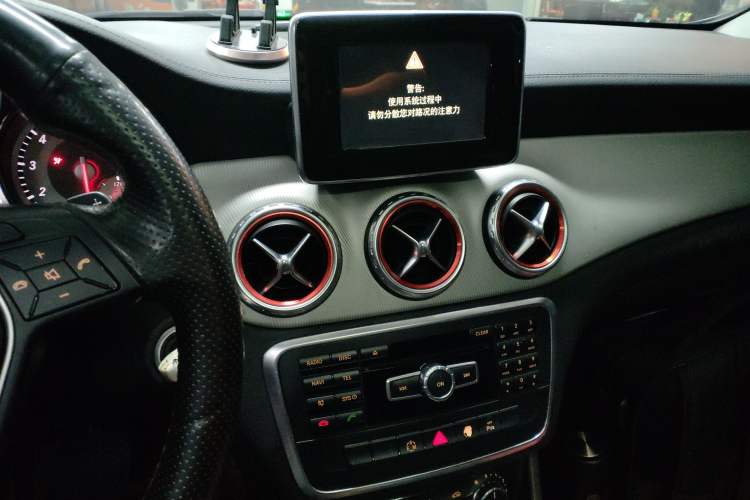 Used Mercedes-Benz GLA 2015 GLA 200 Fashion Model
