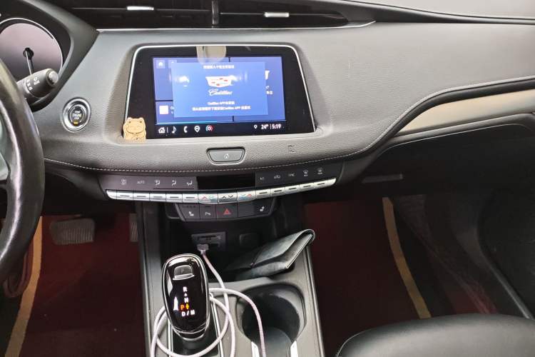 Used Cadillac XT4 2021 28T Two-Wheel Drive Leading Version Audio And AC Panel