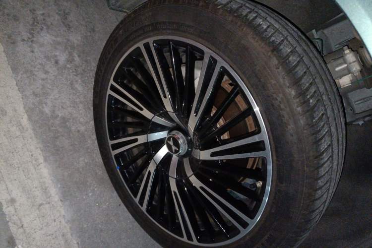 Used XPeng G9 2024 570 Max Right Front Wheel Hub