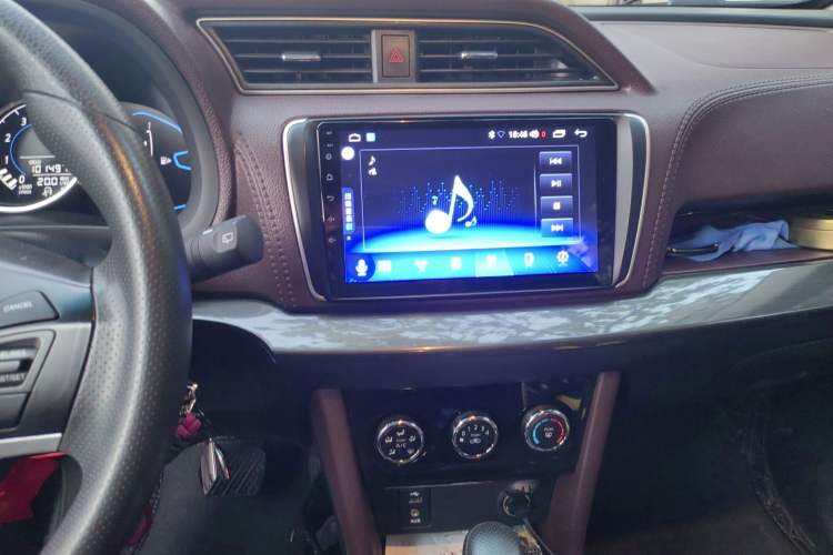 Used Venucia M50V 2017 1.6L XL CVT Luxury Edition Audio And AC Panel