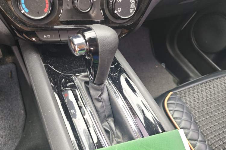 Used Honda Vezel 2015 1.5L CVT two-wheel drive Comfort trim
