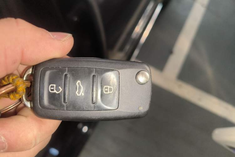 Used Volkswagen Sagitar 2017 230TSI Automatic Comfort Version
