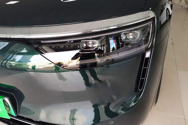 Used Hima AITO M8 2025 Extended-Range Max+ Version 53.4 kWh 5-Seater Edition Left Front Headlight