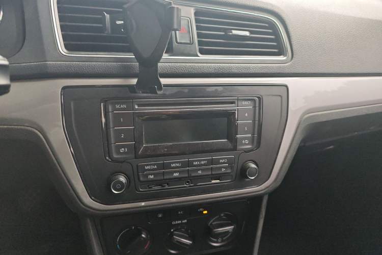 Used Volkswagen Lavida 2017 1.6L Manual Fashion Edition
