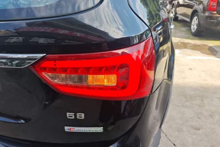 Used Dongfeng Fengon 580 2017 1.8L Manual Comfort Model Right Rear Taillight