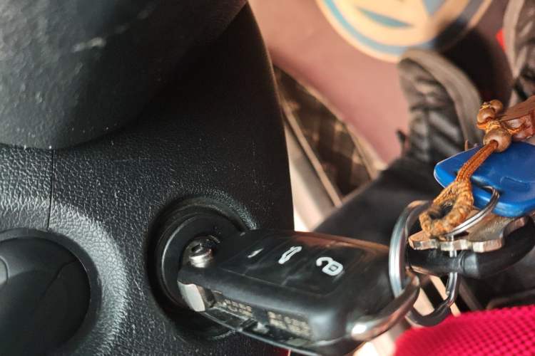 Used Volkswagen Jetta 2015 Zhuihui Edition 1.6L Manual Comfort Model Vehicle Key