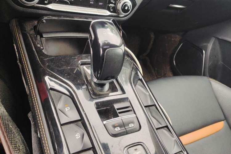 Used Bestune T77 2020 PRO 280 TID Automatic Luxury Model Gear Lever