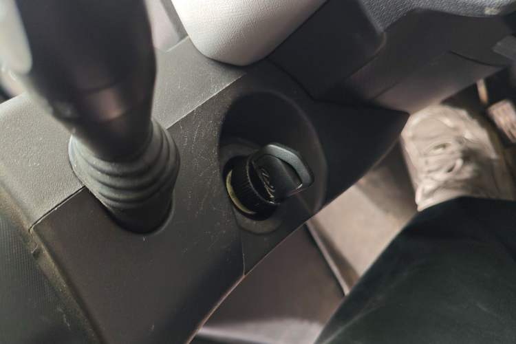 Used Chery QQ QQ Ice Cream 2022 120km Conical Shape Lithium Iron Phosphate
