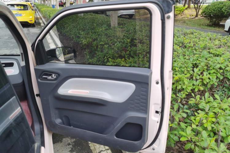 Used Wuling Hongguang MINIEV 2022 Macaron Premium Model – Lithium Iron Phosphate