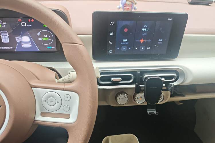 Used Wuling Hongguang MINIEV 2024 3rd Generation 215km Advanced Version Audio And AC Panel