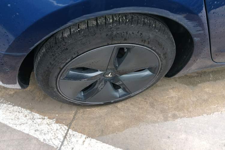 Used Tesla Model 3 2019 Standard Range Rear-Drive Upgraded Version Right Rear Wheel Hub