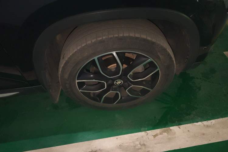 Used Skoda Kodiaq 2019 Facelifted TSI330 7-Seater Two-Wheel-Drive Luxury Enjoyment Edition China VI Standard Right Front Wheel Hub