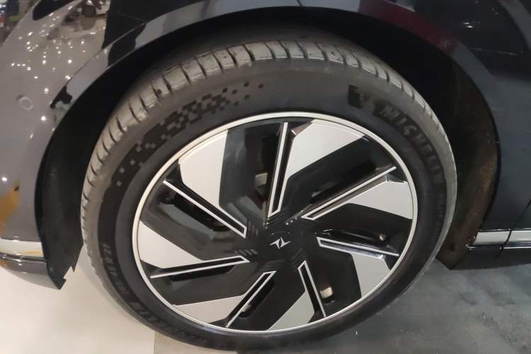 Used Dongfeng eπ eπ008 2025 210 Ultra LikeYi Edition 5-Seater
