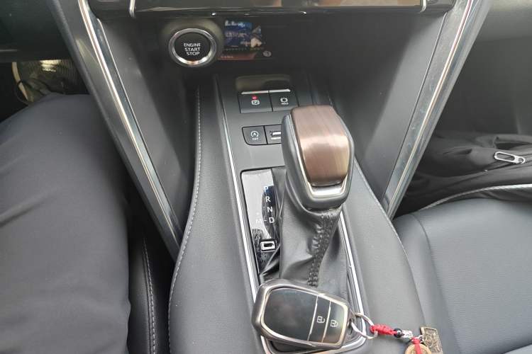 Used Toyota Venza 2023 2.0L CVT Two-Wheel Drive Luxury Edition Gear Lever