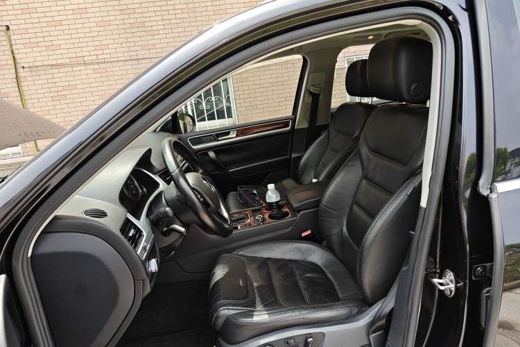 Used Volkswagen Touareg 2011 3.0 TSI Standard Version