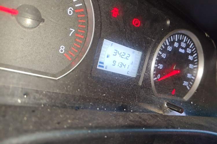 Used FORTHING Lingzhi 2017 Restyled M3L 1.6L 7-Seater Comfort Version Odometer Close Up