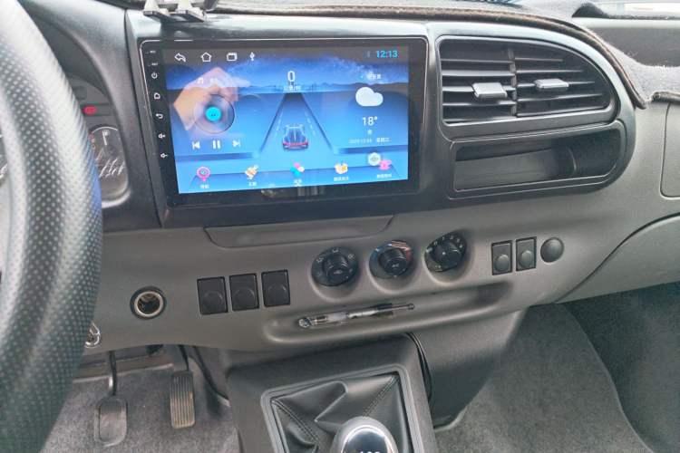 Used JMC Transit 2019 2.8T Commercial Version Short Wheelbase Mid-Roof 6-Seater China VI JX493