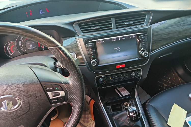 Used Great Wall C50 2014 Upgraded Model 1.5T Manual Fashion Edition
