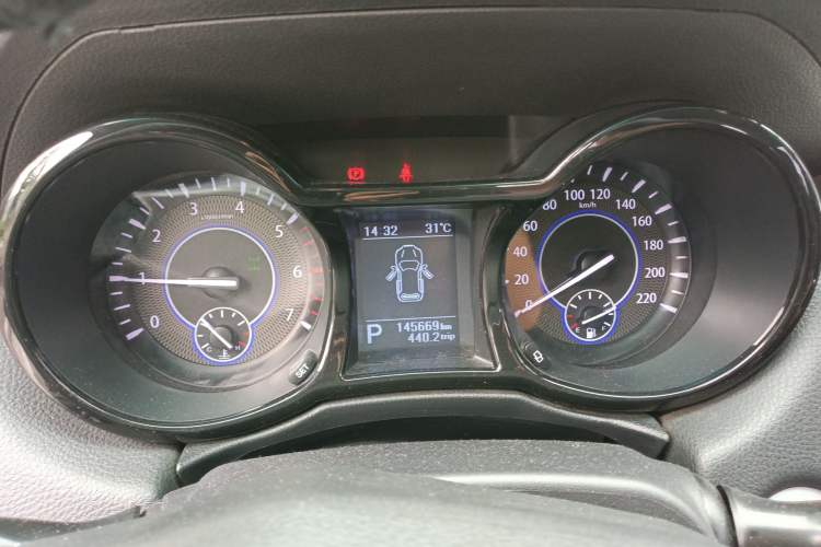 Used JMC Yusheng S350 2016 2.0T Automatic All-Wheel Drive Gasoline Luxury Version with Sunroof 5 Seats
