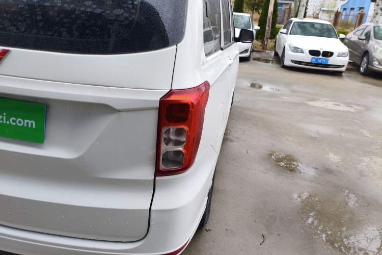 Used Wuling Hongguang 2018 1.5L S Standard Version L2B Right Rear Taillight