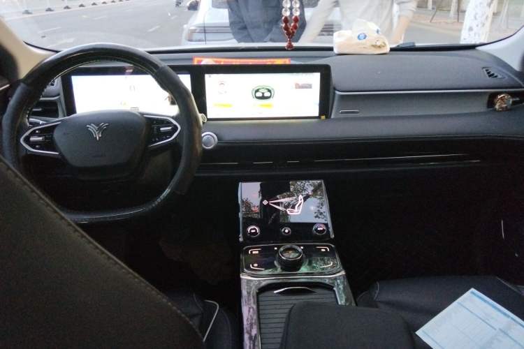 Used NETA U 2022 Zhi400 Pro Ternary Lithium Center Console