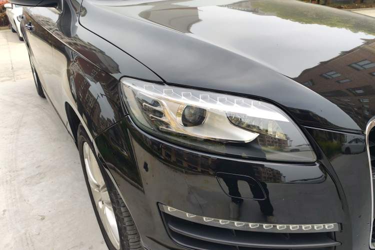 Used Audi Q7 2013 35 TFSI Comfort Model Right Front Headlight