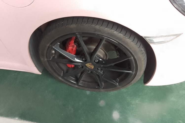 Used Porsche 718 2016 Boxster 2.0T Right Front Wheel Hub