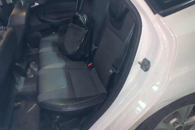 Used Ford Focus 2012 Sedan 1.6L Manual Fashion Edition
