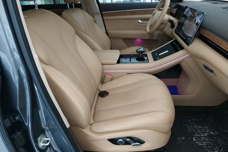 Used Hima AITO M7 2024 1.5T Intelligent Driving Rear-Drive Pro Version 5 Seats Right Front Seat