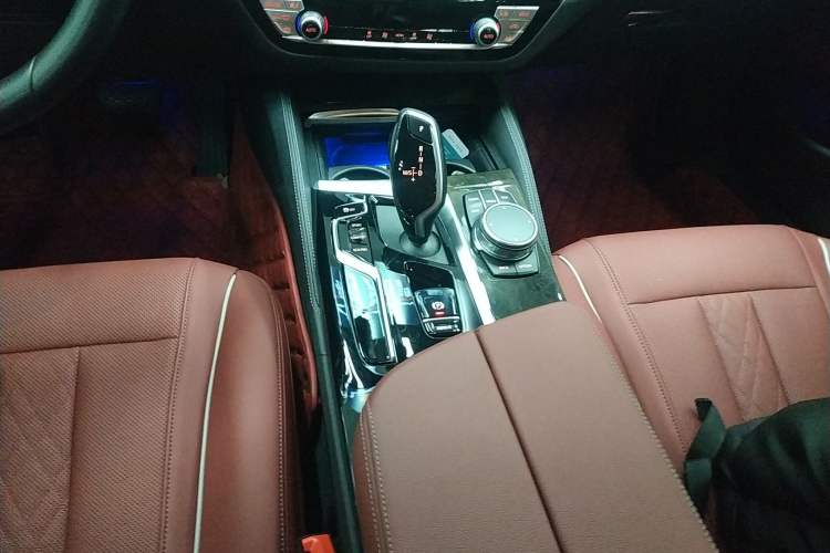 Used BMW 5 Series 2022 525Li M Sport Package Gear Lever