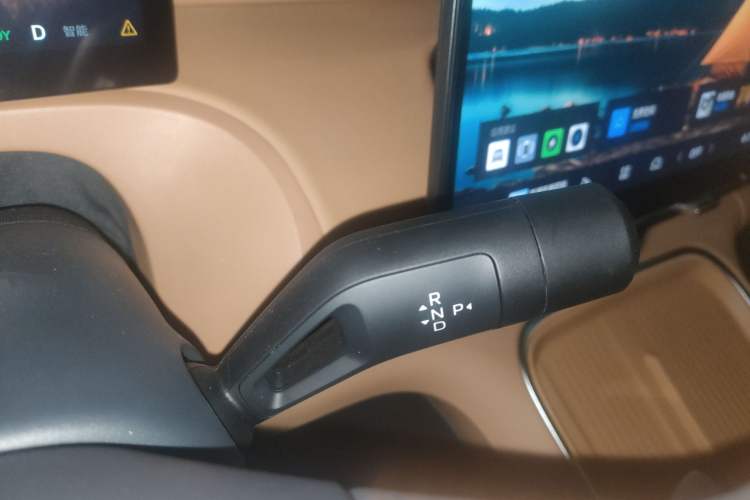 Used Geely Galaxy Xingjian 7 EM-i 2025 55km Exploration Edition Gear Lever