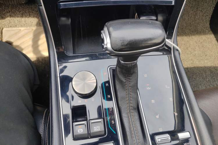 Used GAC Trumpchi GS5 2019 270T Automatic Prestige Edition Gear Lever