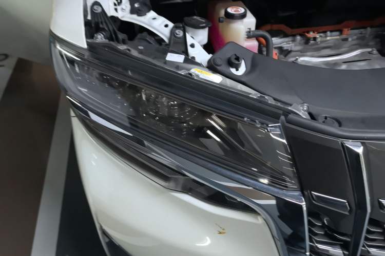 Used Toyota Alphard 2020 Dual-Engine 2.5L Luxury Edition Right Front Headlight