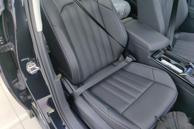 Used Volkswagen Passat New Energy 2025 430 PHEV Hybrid Business Edition Right Front Seat