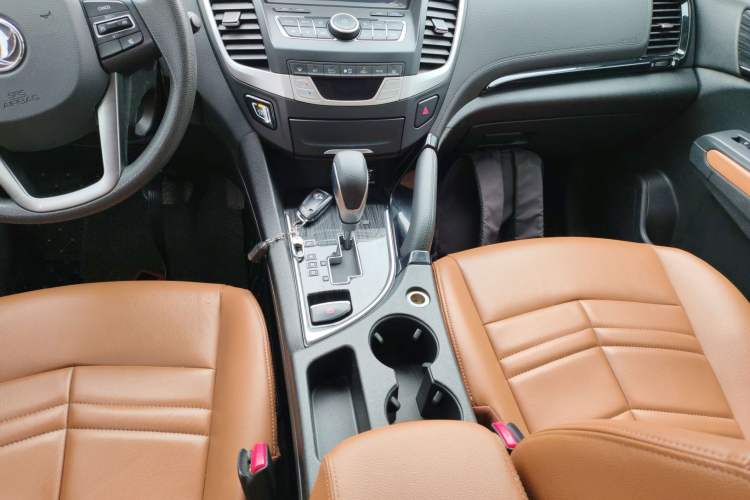 Used Dongfeng Fengdu MX5 2017 2.0L Automatic Urban Edition
