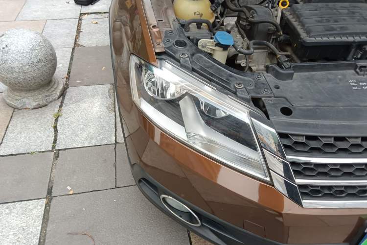 Used Volkswagen Cross Lavida 2014 1.6L Automatic