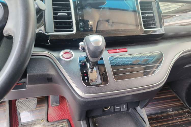 Used Honda Elysion 2016 2.4L Style Edition
