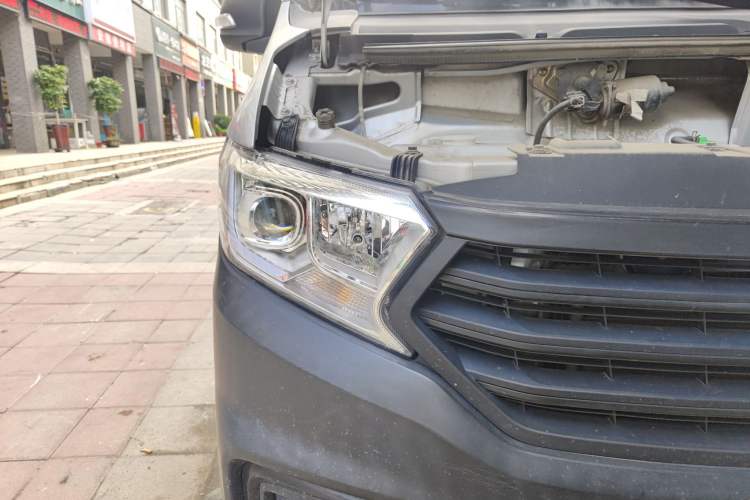 Used CHANGAN KUAYUE Xing V3 2022 1.5L Gasoline Standard Model 2-Seat Van JL473QH Right Front Headlight