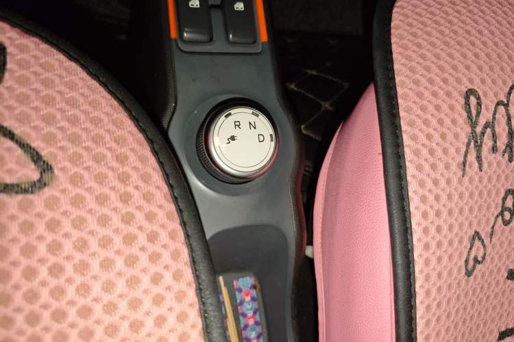 Used Baojun E100 2019 250KM Smart Drive Edition Gear Lever