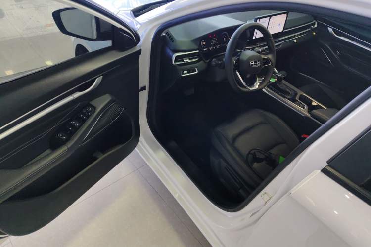 Used Geely Auto Emgrand 2023 4th Generation Champion Edition 1.5L CVT Luxury Model Driver Seat