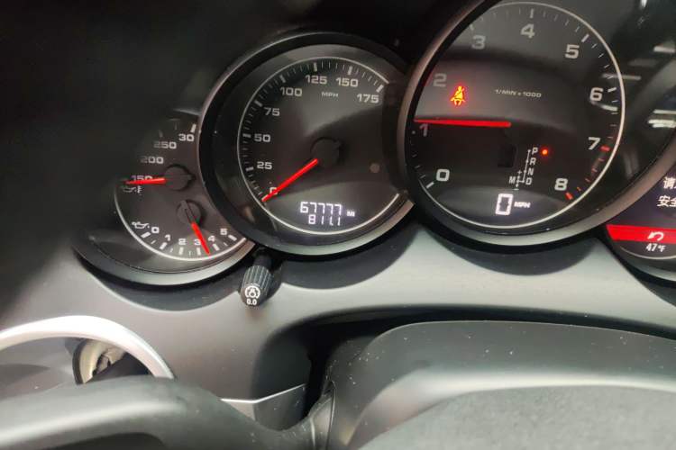 Used Porsche Cayenne 2013 3.6L automatic transmission U.S. specification Odometer Close Up