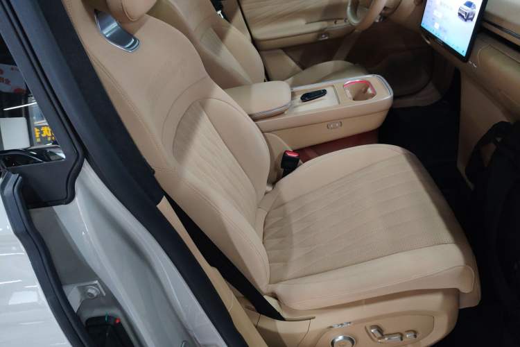 Used EXEED Star Era ET 2024 Extended-Range 240 Ultra All-Wheel Drive Right Front Seat