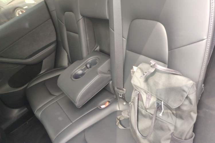 Used Tesla Model Y 2023 Long-Range All-Wheel-Drive Version
