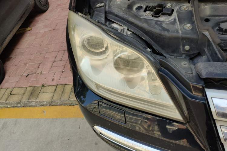 Used Mercedes-Benz GL-Class 2011 GL 450 4MATIC Prestige Edition Right Front Headlight