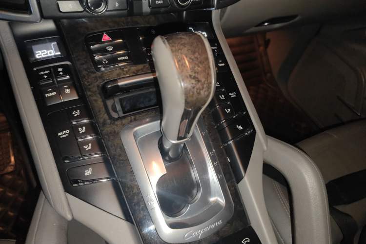 Used Porsche Cayenne 2011 Cayenne 3.0T Gear Lever