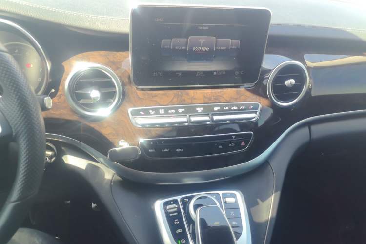 Used Mercedes-Benz V-Class 2018 V 260 Prestige Edition China VI Audio And AC Panel